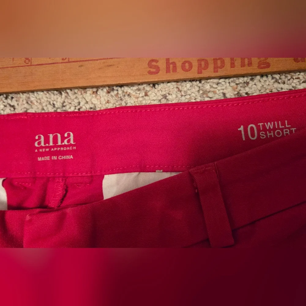 A.N.A. Caberet Red Twill Shorts Size 10 Womens - Picture 5 of 5